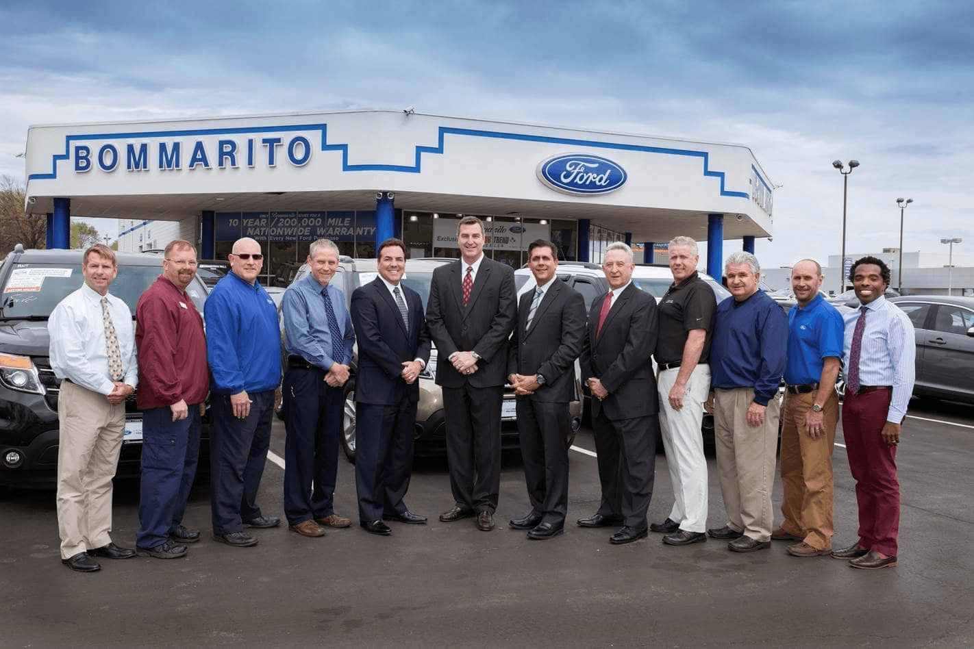 BOMMARITO FORD SUPERSTORE IN ST. LOUIS EARNS PRESTIGIOUS PRESIDENT'S AWARD FROM FORD MOTOR COMPANY.